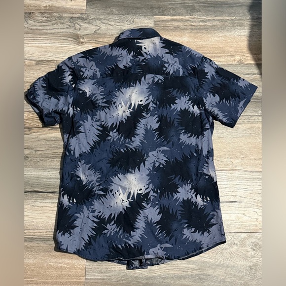 VSTR Button Shirt Men Medium Blue Graphic Short Sleeve - Picture 4 of 5